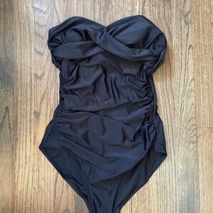Elegant Black Swimsuit strapless Kona sol